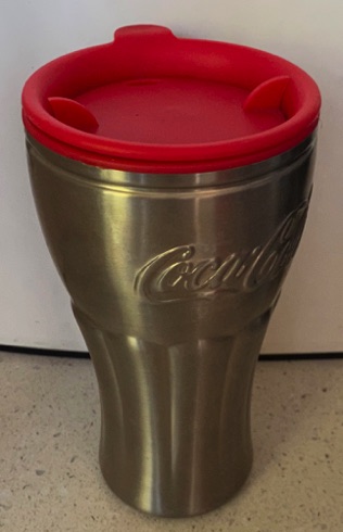 05872-1 € 5,00 coca cola drinkbeker in vorm contour glas isolerend.jpeg